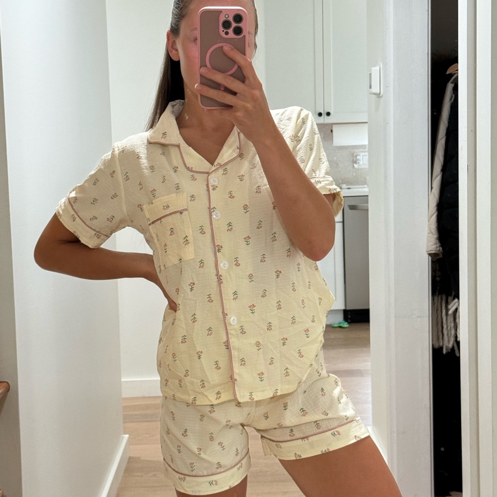 Cream Vintage-Inspired Pajama Set with Floral Print